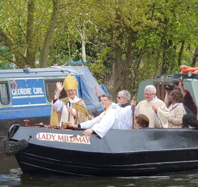 Bishop Sarah joins the Parishes of Little Venice for the IWA Canalway Cavalcade