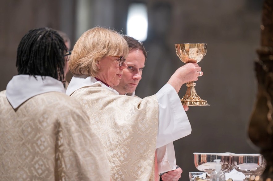 Bishop Sarah bids farewell to the Diocese of London after eight years of service